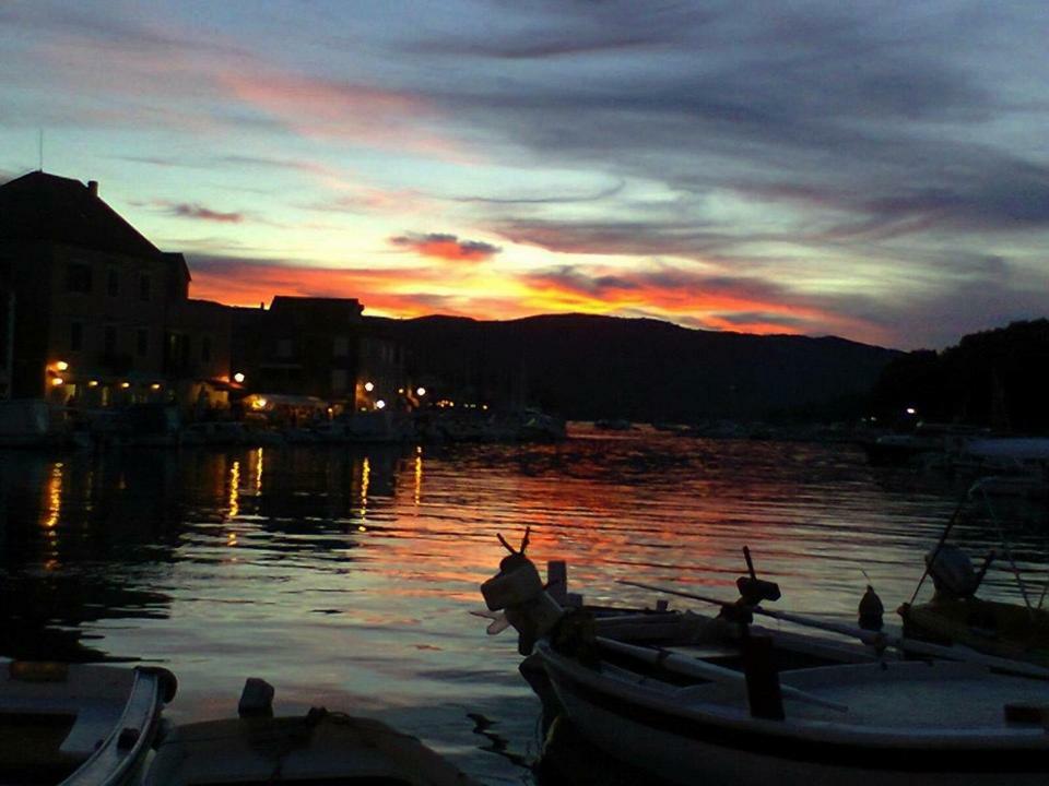 Guest House San Nikola Stari Grad  Esterno foto